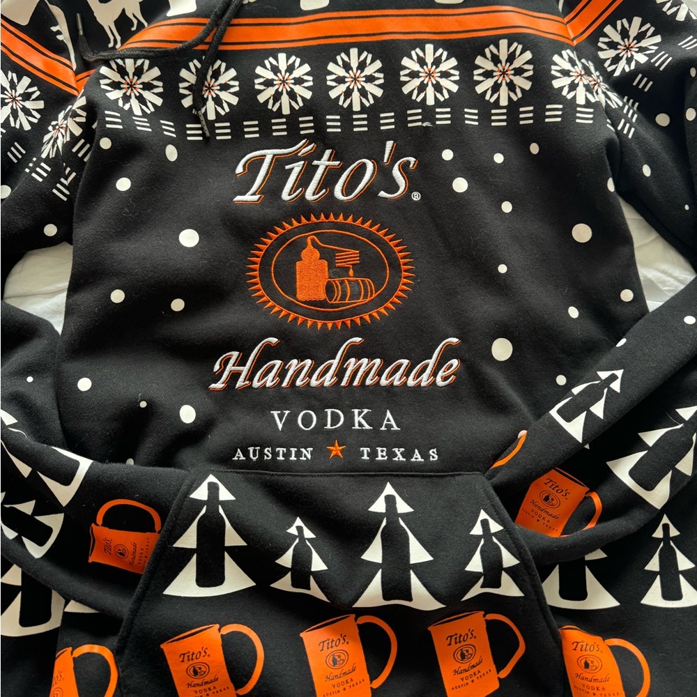TITOS CHRISTMAS/WINTER HOODIE